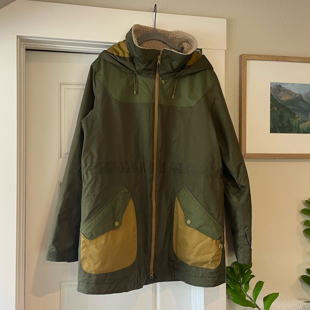 Burton Olive Green Snowboard Jacket with Floral Inner Lining - Women’s Large